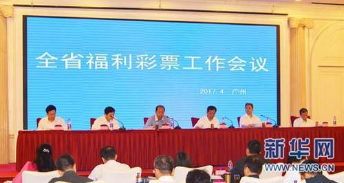 镜报：米兰双雄和莱比锡均有意引进查洛巴 切尔西想卖需降低要价据《镜报》报道称，切尔西想在冬窗出售查洛巴，米兰双雄对他感兴趣。